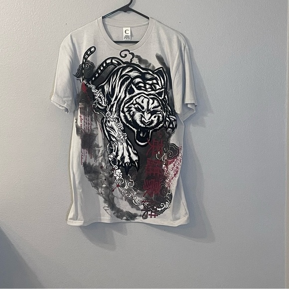 Graphic Tiger Print Men's T-Shirt raised velvet feel graphic. Size Large. Preown - Picture 1 of 12